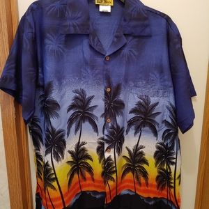 Men's Hawaiian shirt new with tags size large